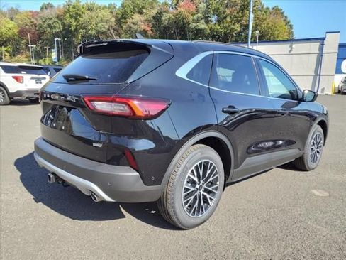 Used 2023 Ford Escape SE w/ PHEV Premium Package FWD image 4