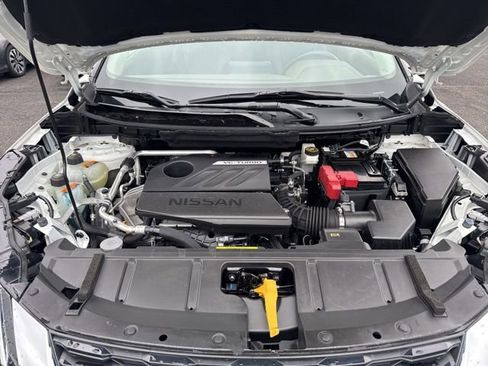 Used 2023 Nissan Rogue SV image 11