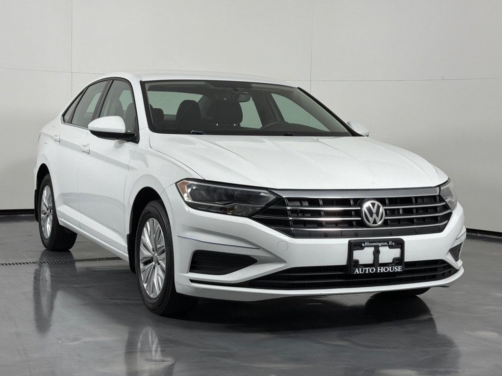 Used 2019 Volkswagen Jetta SE FWD image 3