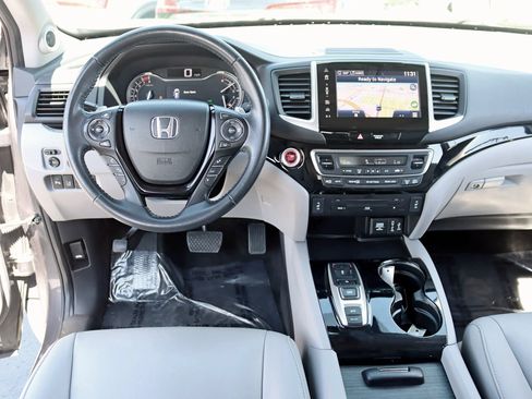 Used 2017 Honda Pilot Touring image 17