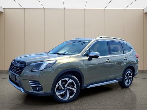 Used 2023 Subaru Forester Touring AWD/4WD image 2