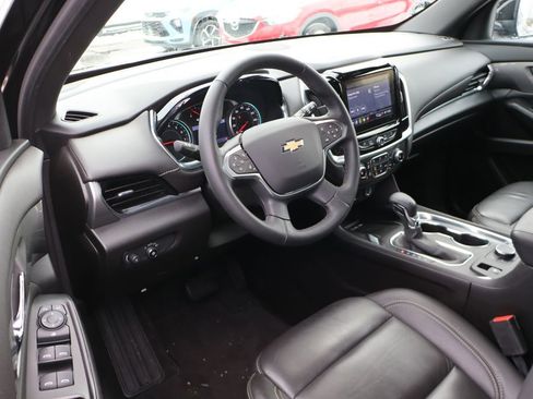 Used 2023 Chevrolet Traverse LT image 14