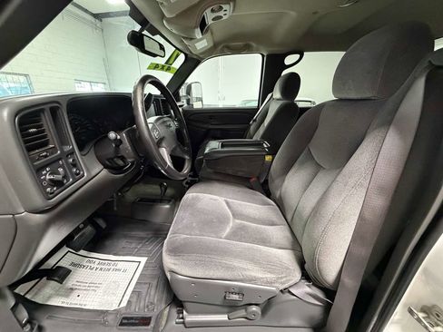 Used 2007 GMC Sierra 2500 SLE w/ Heavy-Duty Power Package image 12