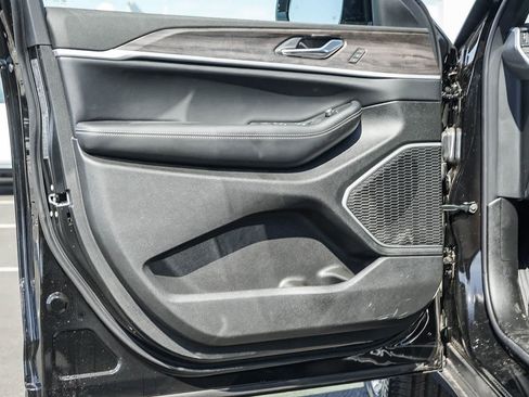 New 2026 Jeep Grand Cherokee L Limited image 21