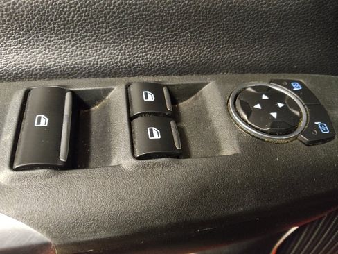 Used 2015 Ford Mustang Premium image 27