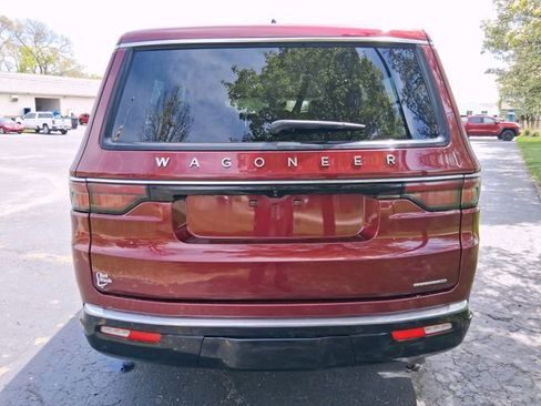 Used 2024 Jeep Wagoneer Series II AWD/4WD image 4