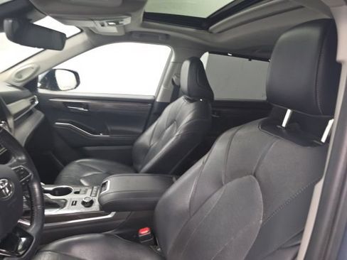 Used 2021 Toyota Highlander Limited AWD/4WD image 27