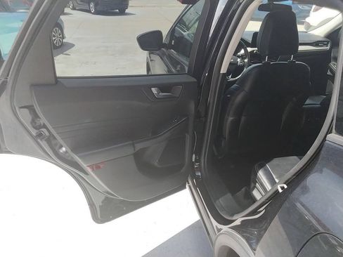 Used 2022 Ford Escape SEL FWD image 9