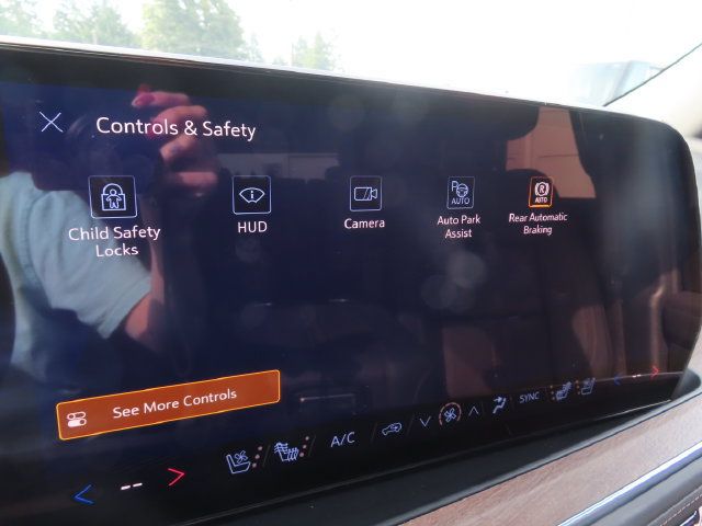 Used 2026 Chevrolet Suburban High Country AWD/4WD image 26