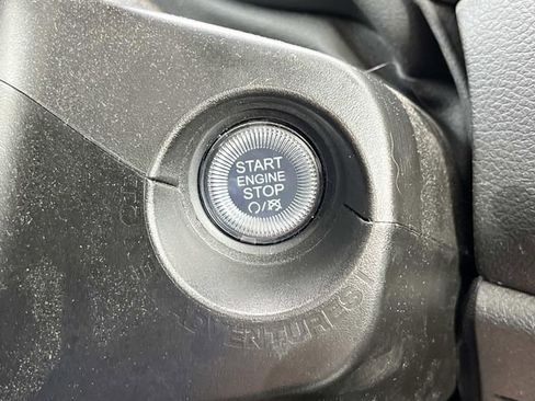 Used 2023 Jeep Renegade Latitude w/ Sun/Sound Group AWD/4WD image 33
