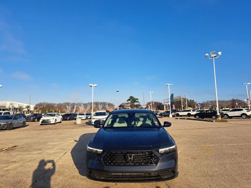 Used 2023 Honda Accord LX image 4