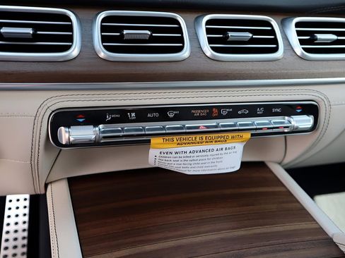 New 2026 Mercedes-Benz GLS 450 4MATIC image 44