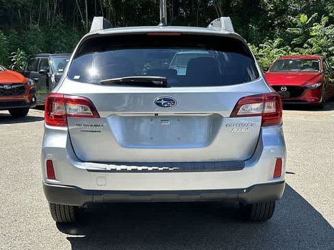 Used 2017 Subaru Outback 2.5i Premium AWD/4WD image 4