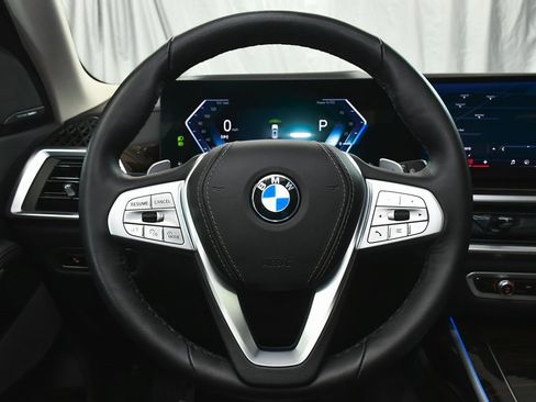 Used 2026 BMW X7 xDrive40i image 43