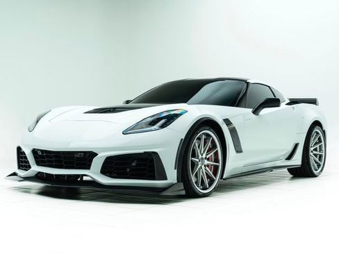 Used 2016 Chevrolet Corvette Z06 w/ 3LZ Preferred Equipment Group image 9