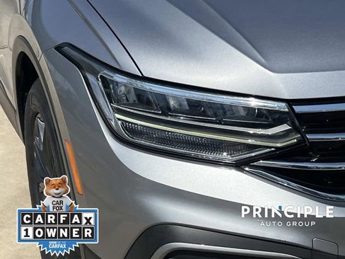 Certified 2023 Volkswagen Tiguan SE w/ Panoramic Sunroof Package image 9