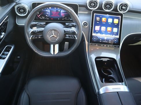 Used 2025 Mercedes-Benz GLC 300 4MATIC image 10