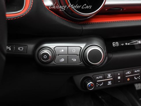 Used 2021 Ferrari 812 GTS image 17