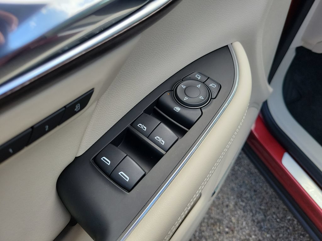 Used 2022 Buick Envision Avenir w/ Technology Package II AWD/4WD image 21