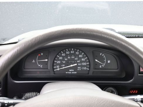 Used 2004 Toyota Tacoma 2WD Regular Cab image 37