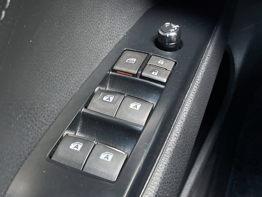 Used 2018 Toyota Camry XSE FWD image 11