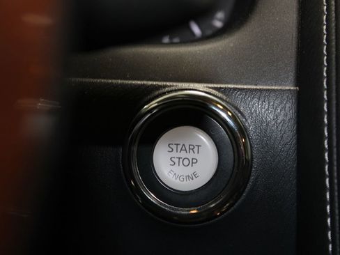 Used 2018 INFINITI QX80 4WD w/ Driver Assistance Package image 26