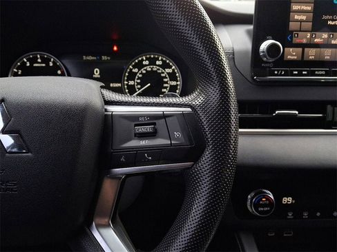 Used 2022 Mitsubishi Outlander ES image 22