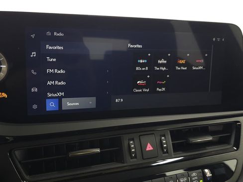 Certified 2024 Lexus ES 300h F Sport image 30