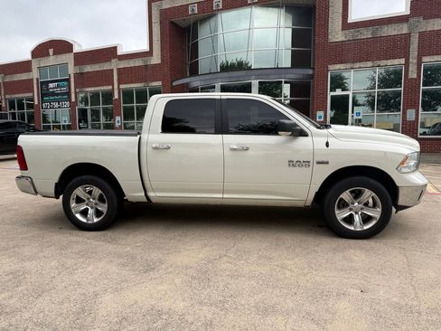 Used 2016 RAM 1500 Lone Star AWD/4WD image 2