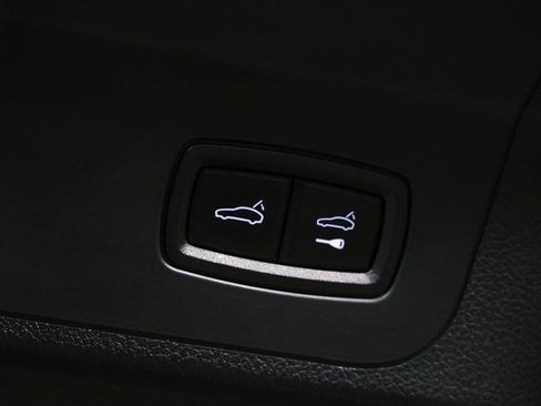 Used 2023 Porsche Panamera 4S w/ Premium Package image 32