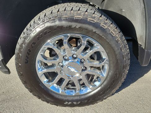 Used 2024 Chevrolet Silverado 2500 LTZ w/ LTZ Plus Package image 24