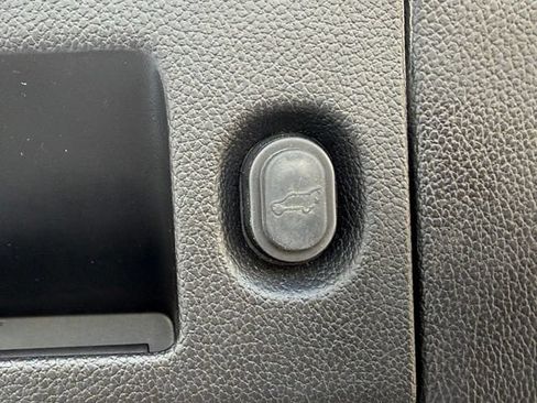 Used 2019 GMC Yukon Denali w/ Denali Ultimate Package AWD/4WD image 13