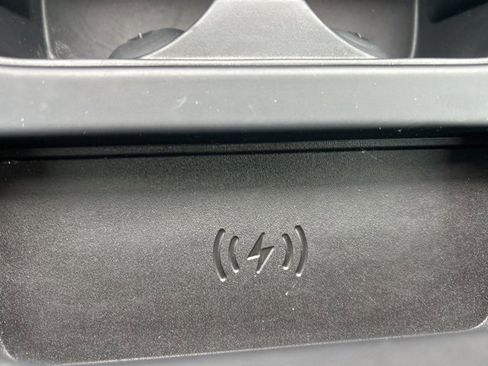 Used 2024 Land Rover Defender 110 S image 31