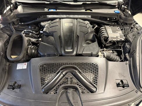 Used 2021 Porsche Macan S AWD/4WD image 25