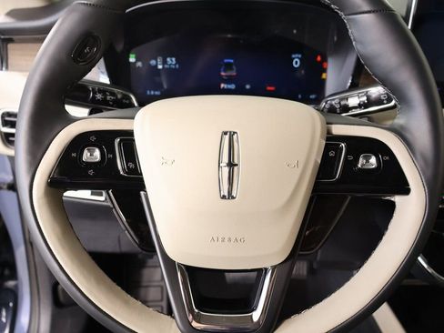 New 2026 Lincoln Corsair Reserve image 3