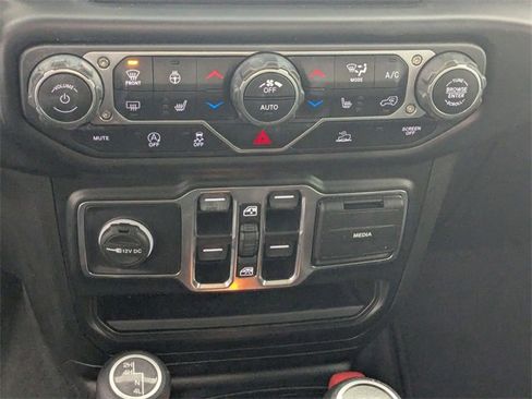 Used 2022 Jeep Wrangler Unlimited Sport image 19