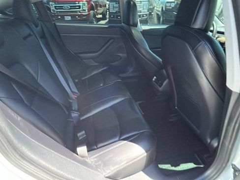 Used 2022 Tesla Model 3 RWD image 12