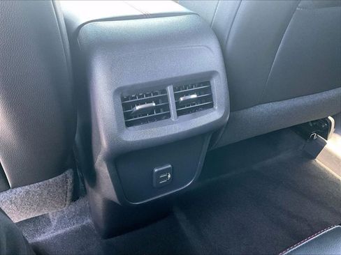 Used 2024 Chevrolet Equinox RS FWD image 25
