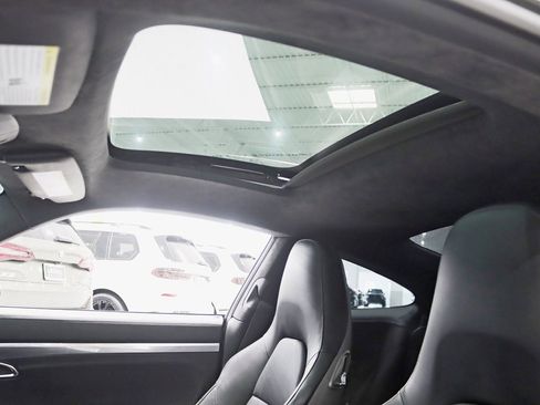 Used 2014 Porsche 911 Turbo image 31