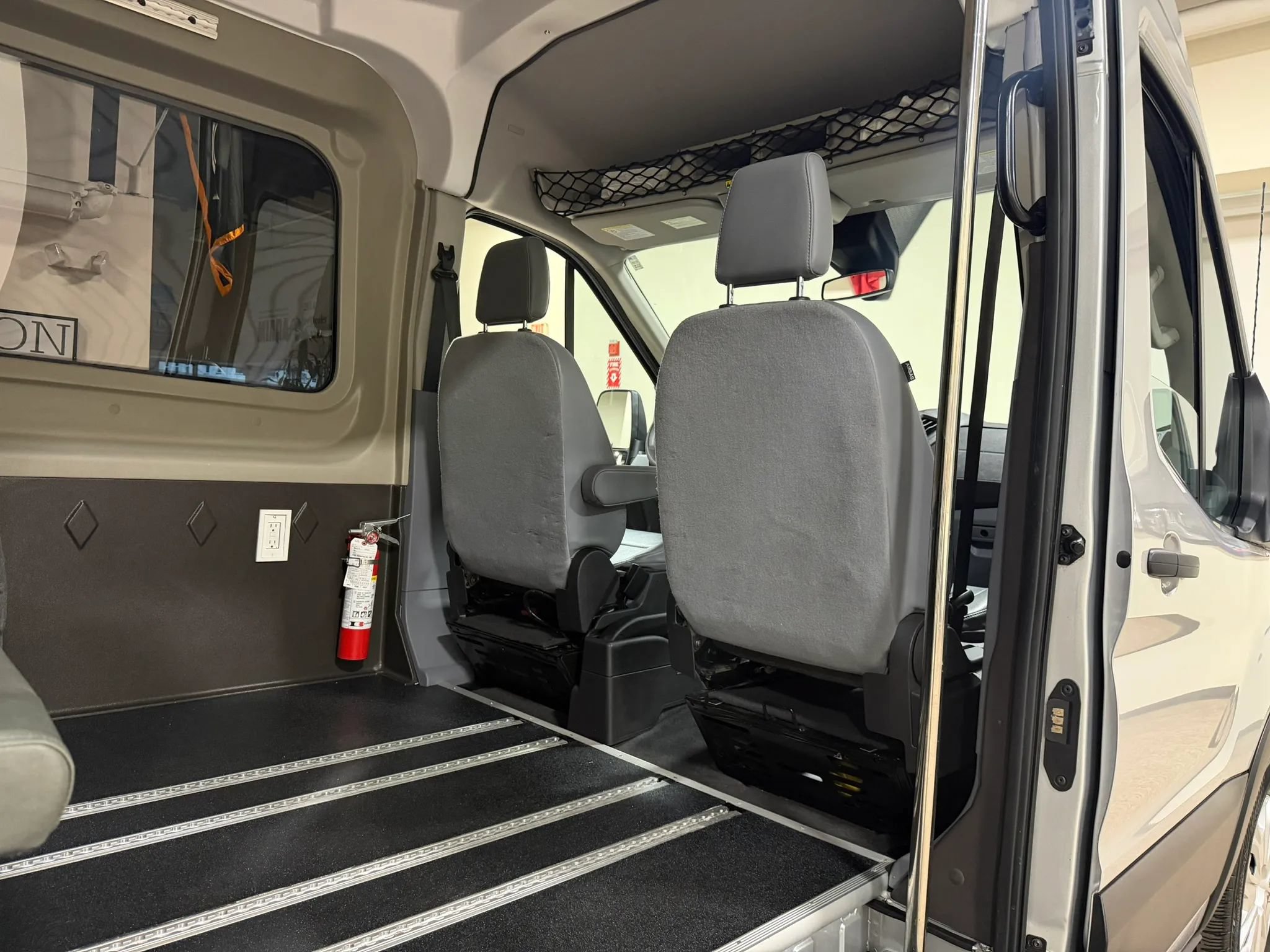 Used 2019 Ford Transit 250 148 Medium Roof RWD image 26