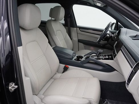 Certified 2023 Porsche Cayenne S AWD/4WD image 18