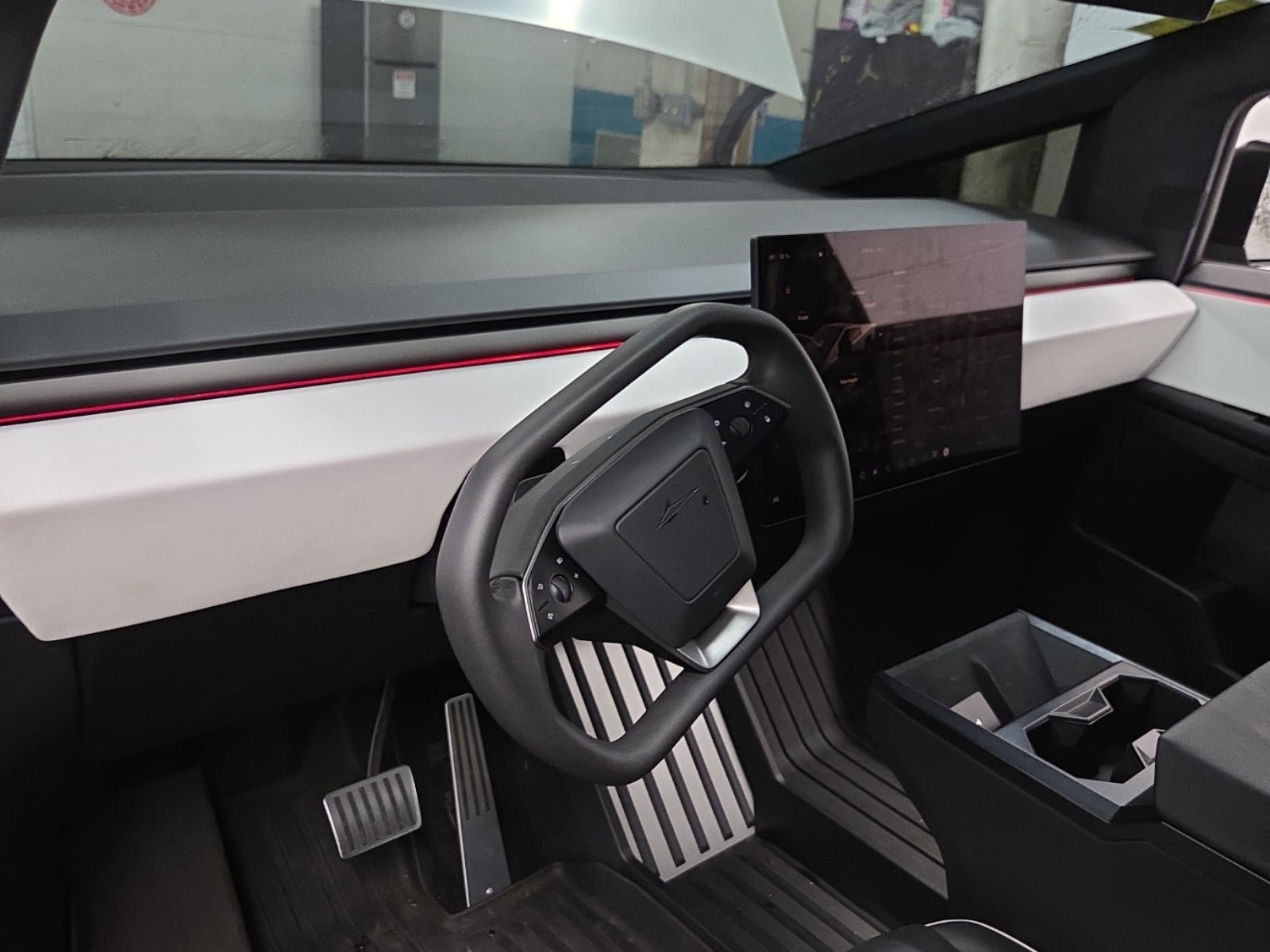Used 2024 Tesla Cybertruck AWD Crew Cab image 2