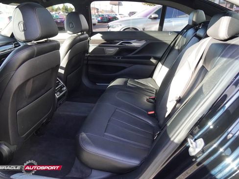 Used 2018 BMW 740i image 20