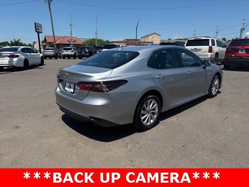 Used 2022 Toyota Camry LE image 3