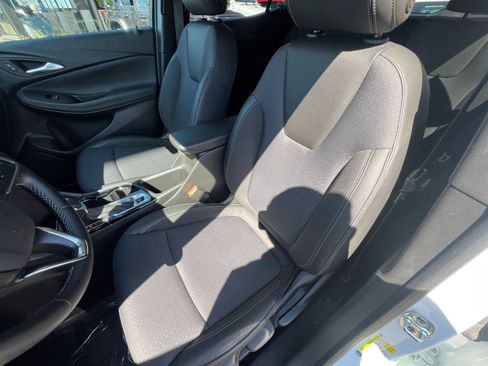 Used 2025 Buick Encore GX Preferred FWD image 37