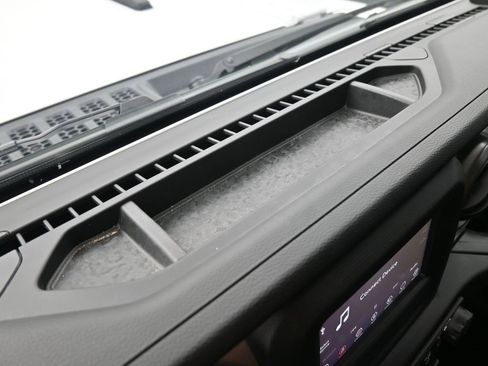 Used 2022 Jeep Wrangler Sport S image 32