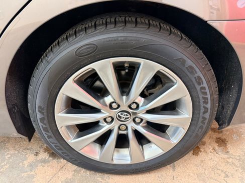 Used 2015 Toyota Camry XLE FWD image 8