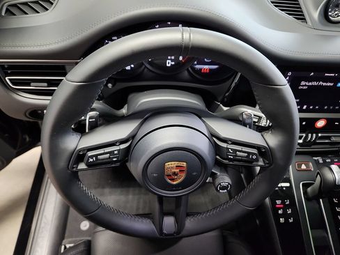 Certified 2026 Porsche Macan AWD/4WD image 20