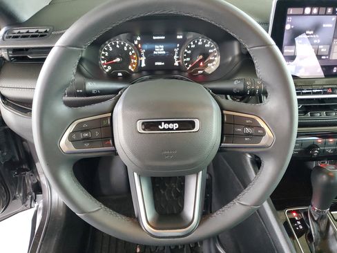Used 2023 Jeep Compass Latitude AWD/4WD image 24