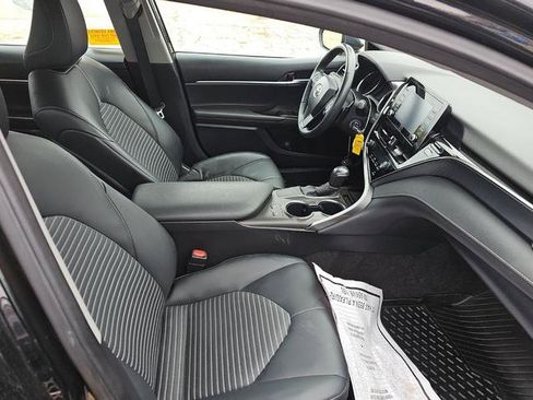 Used 2024 Toyota Camry SE image 7